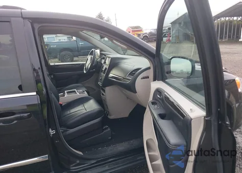 2016 Chrysler Town & Country Touring from USA, damaged, VIN 2C4RC1BG1GR267999